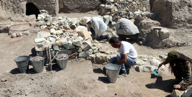 Amasyadaki Oluz Höyük arkeoloji kazılarında Medlere ait ateşgah bulundu