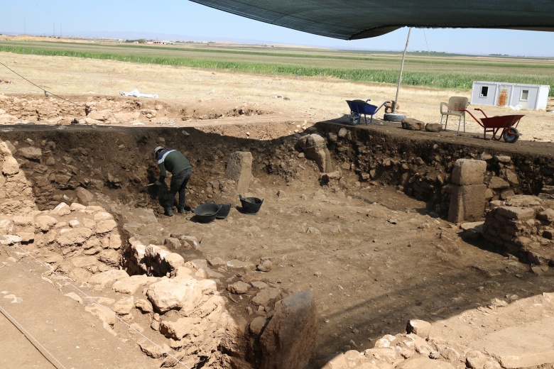 Sefertepe arkeoloji kazılarında 10 bin yıl öncesine tarihlenen süs eşyaları bulundu