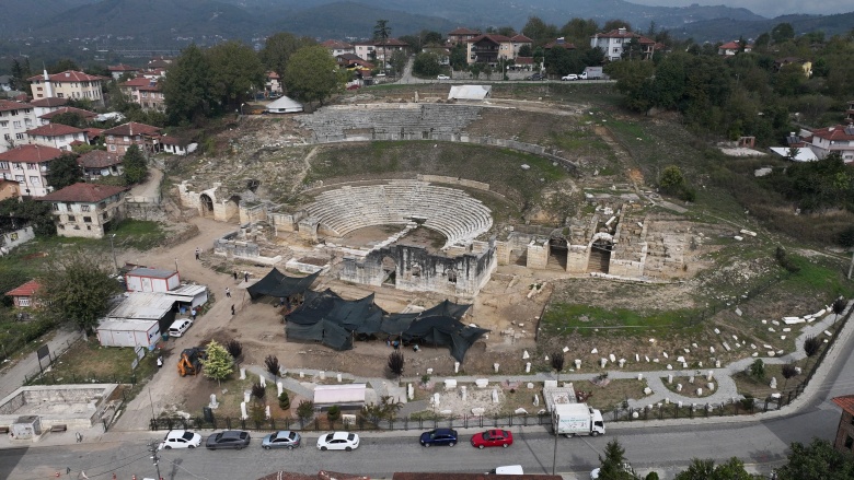 Düzce'deki Prusias Ad Hypium Antik Kenti ziyaretçileri mest ediyor