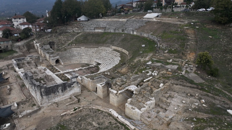 Düzce'deki Prusias Ad Hypium Antik Kenti ziyaretçileri mest ediyor