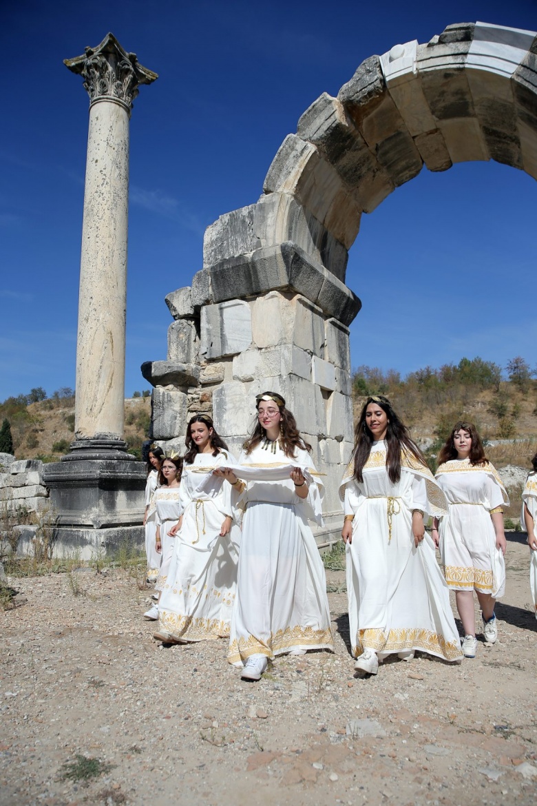 Stratonikeia'da Anahtar Taşıma Töreni 2 bin yıl sonra canlandırıldı.