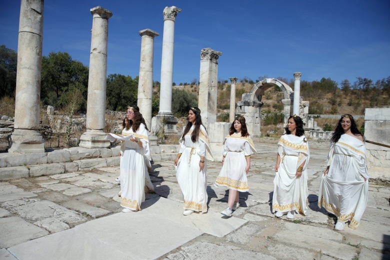 Stratonikeia'da Anahtar Taşıma Töreni 2 bin yıl sonra canlandırıldı.