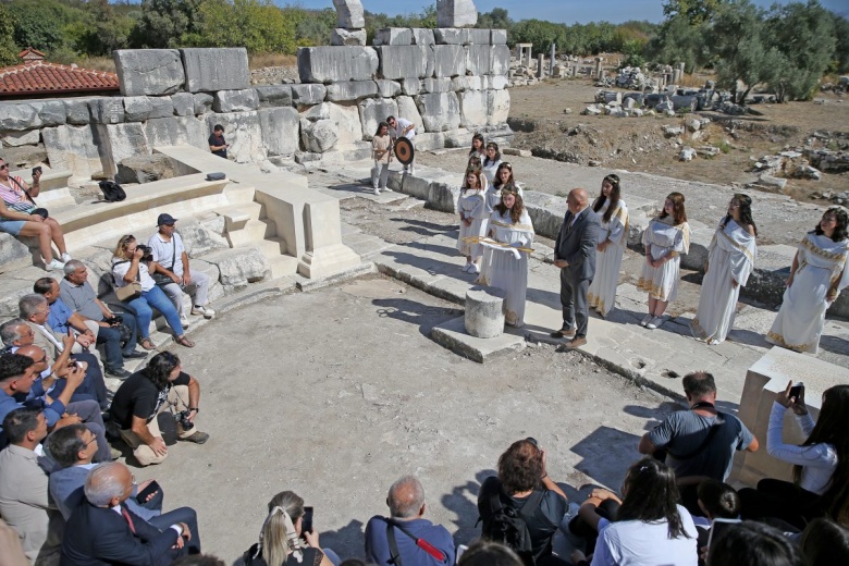 Stratonikeia'da Anahtar Taşıma Töreni 2 bin yıl sonra canlandırıldı.