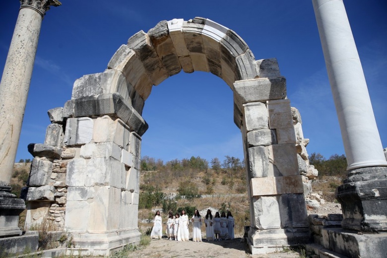 Stratonikeia'da Anahtar Taşıma Töreni 2 bin yıl sonra canlandırıldı.