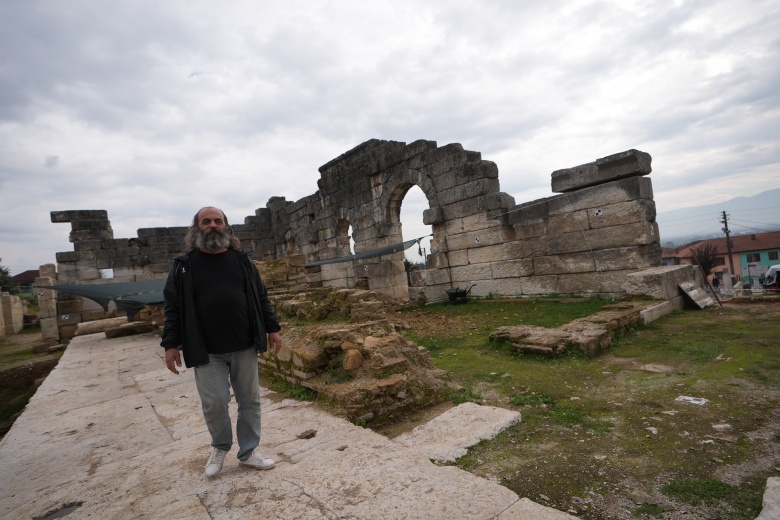 Ayhan Çakır'ı sahnelere Prusias ad Hypium Antik Kenti tiyatrosu kazandırmış