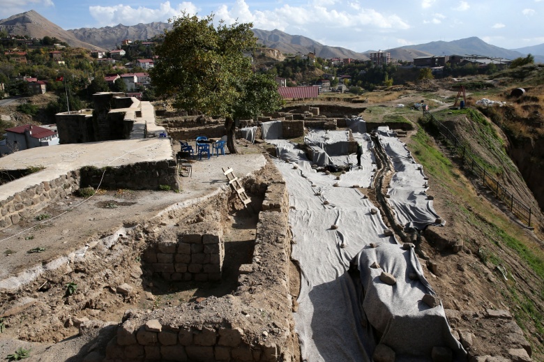 Bitlis Kalesi arkeoloji kazılarında saray anahtarı bulundu!