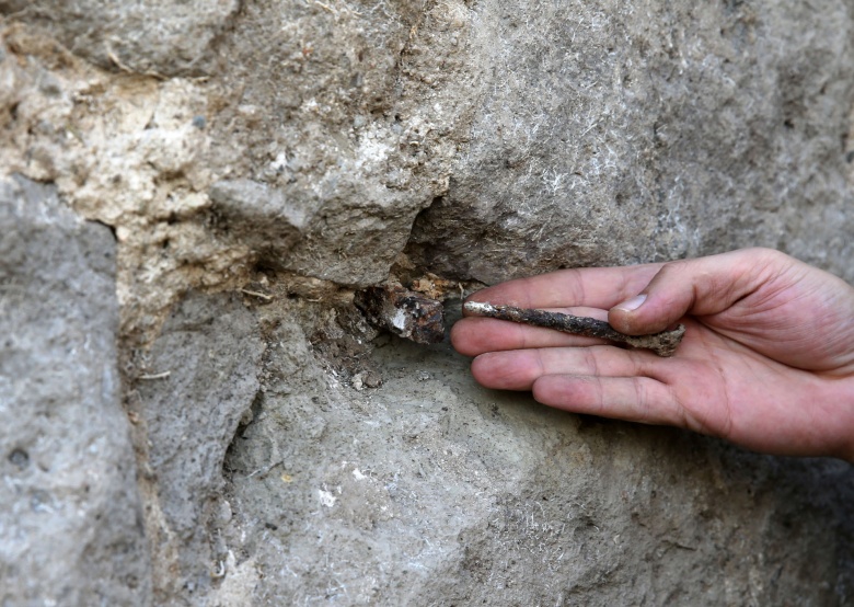 Bitlis Kalesi arkeoloji kazılarında saray anahtarı bulundu!