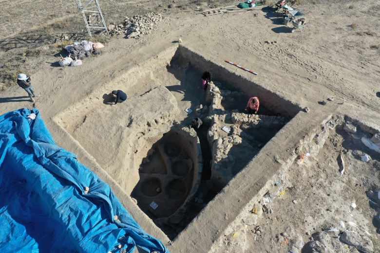 Puruşhanda'nın arandığı Üçhöyük arkeoloji kazıda silo ile iki mühür baskısı bulundu