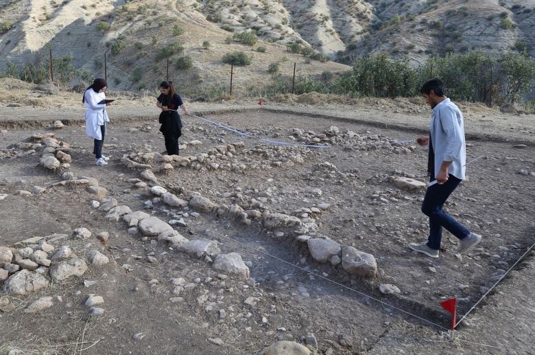 Mardin'deki Boncuklu Tarla arkeoloji kazıları şaşırtıcı bulguları ile dikkat çekiyor.