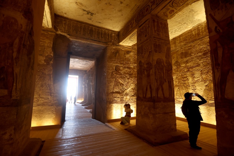 Mısır'daki Ebu Simbel Tapınağı'nda güneş doğuşu heyecanı bir kez daha yaşandı