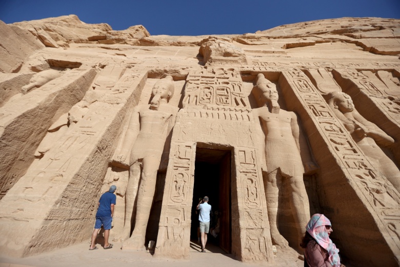 Mısır'daki Ebu Simbel Tapınağı'nda güneş doğuşu heyecanı bir kez daha yaşandı