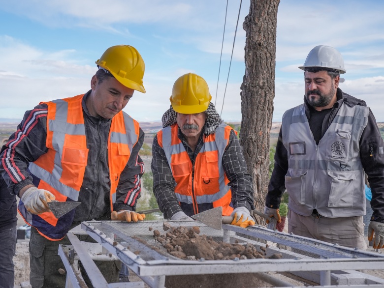 Diyarbakır'da yaklaşık 4400 yıllık silindir mühür bulundu