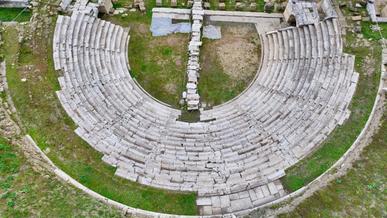 Prusias Ad Hypium Antik Kenti'ndeki 10 bin kişilik tiyatro restorasyona hazırlanıyor