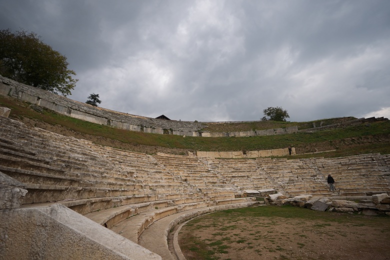 Prusias Ad Hypium Antik Kenti'ndeki 10 bin kişilik tiyatro restorasyona hazırlanıyor