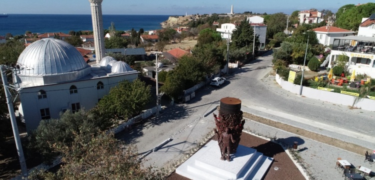 Çanakkale Savaşı'ndan kalan hurda bomba parçaları anıta dönüştürüldü