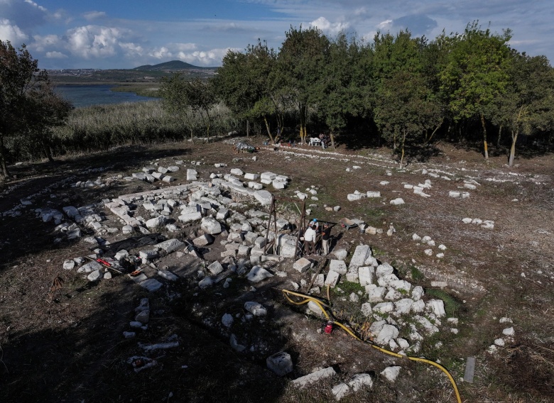 Kız Adası'ndaki Apollon Kutsal Alanında 1900 yıl önceki depremin izleri bulundu