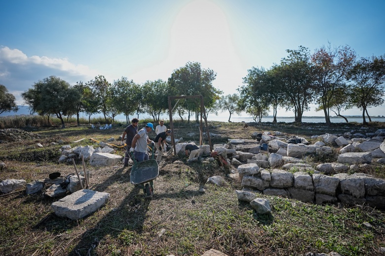 Kız Adası'ndaki Apollon Kutsal Alanında 1900 yıl önceki depremin izleri bulundu