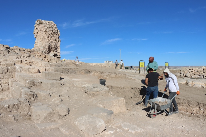 Urfa Kalesi'ndeki arkeoloji kazıları ve restorasyon çalışmalarından güncel görüntüler