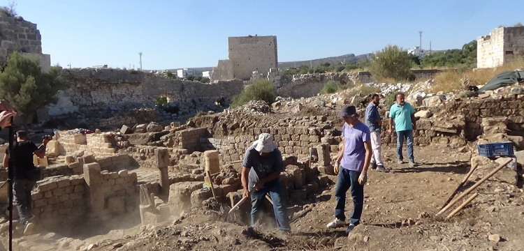 Mersin'deki Korykos Antik Kenti'nde Orta Çağ tuvaleti bulundu