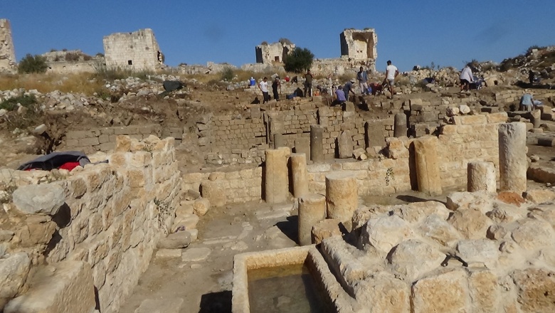 Mersin'deki Korykos Antik Kenti'nde süren arkeoloji kazılarından manzaralar