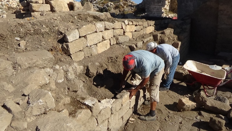 Mersin'deki Korykos Antik Kenti'nde süren arkeoloji kazılarından manzaralar