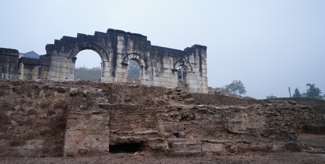 Düzcedeki antik kentte kilise kalıntısı ve künklerden oluşan altyapı sistemi bulundu