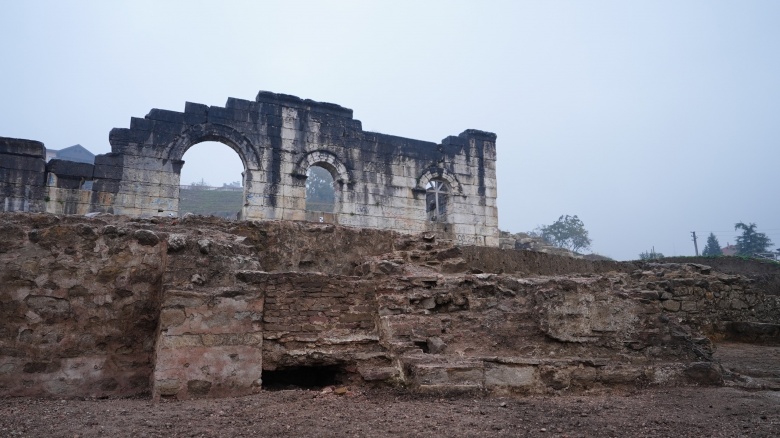 Düzce'deki antik kentte kilise kalıntısı ve künklerden oluşan altyapı sistemi bulundu