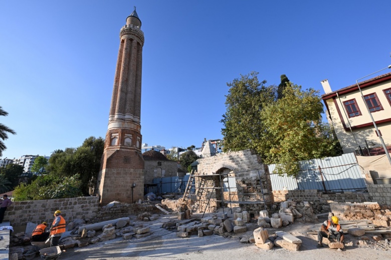 Antalya'da Yivli Minare havzasındaki kazılarda yeni bulgulara ulaşıldı