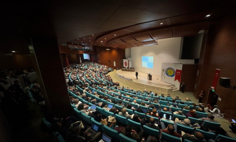 Dünya Neolitik Kongresi'nin ilk gününden ve Şanlıurfa Müzesi gezisinden fotoğraflar