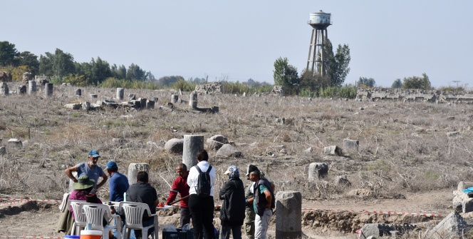 Anavarza Antik Kentindeki Havariler Kilisesinde arkeoloji kazıları sürüyor