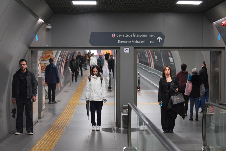 Türk Halkı Kurucu Lideri Atatürk'e minnet borcunu unutmadı: 10 Kasım manzaraları