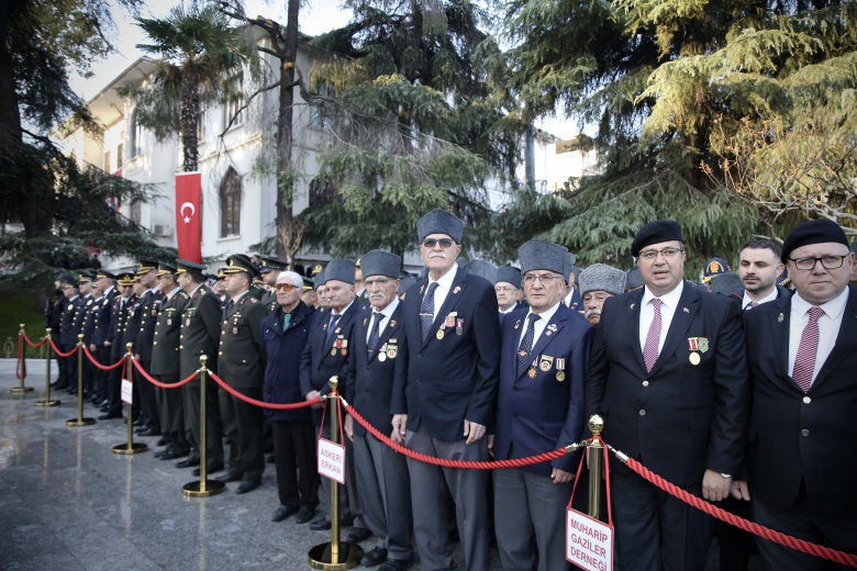 Türk Halkı Kurucu Lideri Atatürk'e minnet borcunu unutmadı: 10 Kasım manzaraları