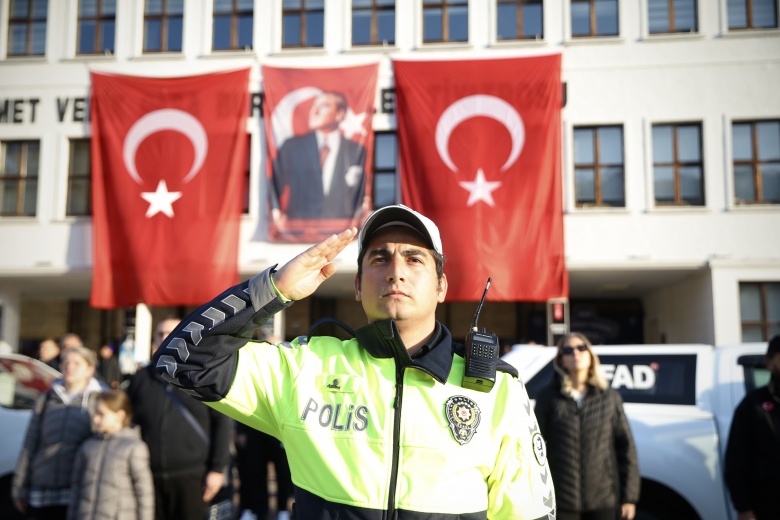 Türk Halkı Kurucu Lideri Atatürk'e minnet borcunu unutmadı: 10 Kasım manzaraları