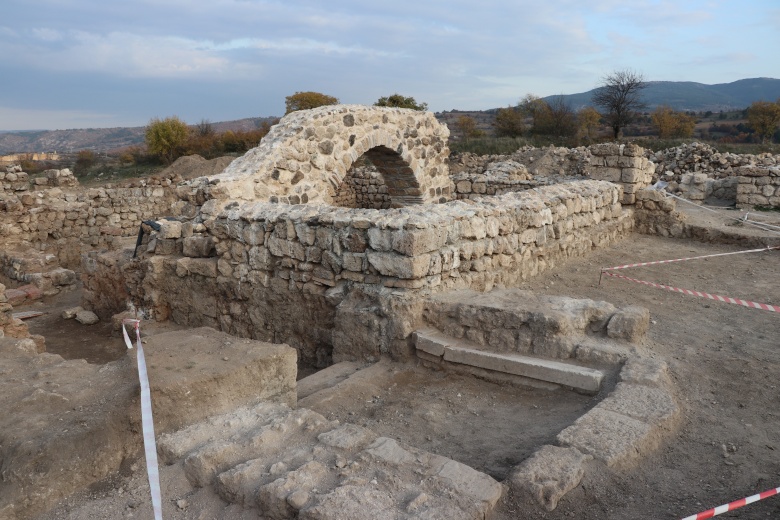 Eskipazar'da 1600 yıllık Süleyman Peygamber betimli kolye ucu bulundu