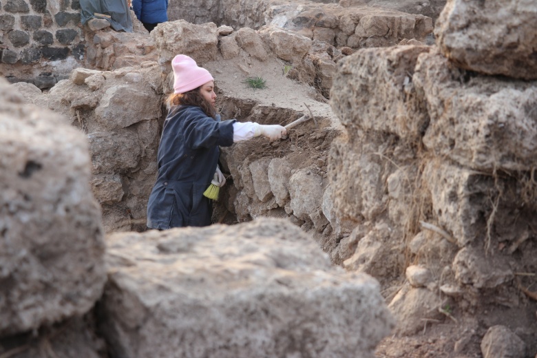 Eskipazar'da 1600 yıllık Süleyman Peygamber betimli kolye ucu bulundu