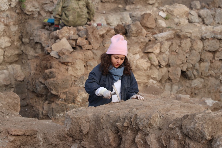 Eskipazar'da 1600 yıllık Süleyman Peygamber betimli kolye ucu bulundu