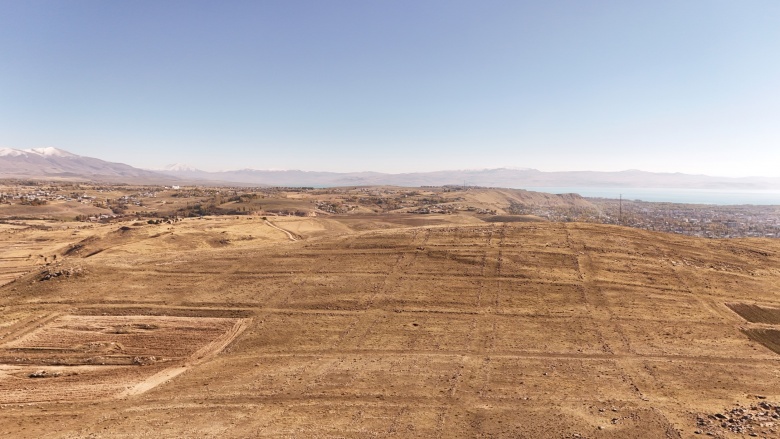 Van'da Zernaki Tepe'deki antik kentte drenaj kanalları ve kitabeler ortaya çıkarıldı