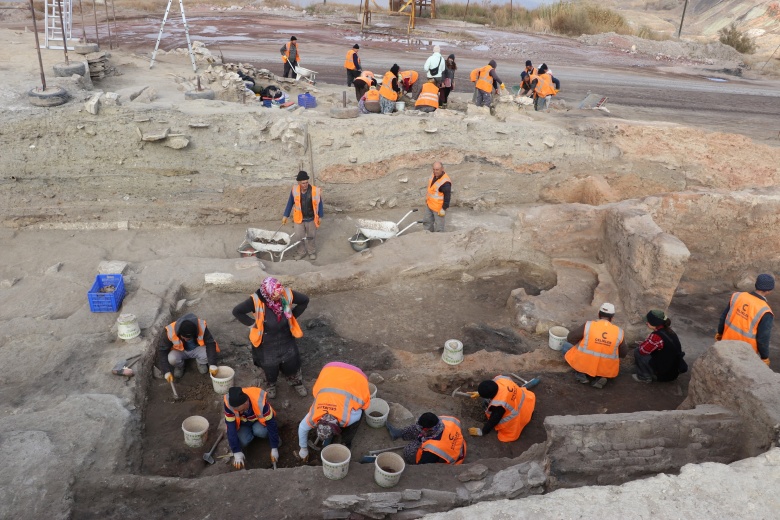 Kütahya'daki Seyitömer Höyüğü'nde Tunç Çağı'ndan kalma haşhaş ve nohut bulundu