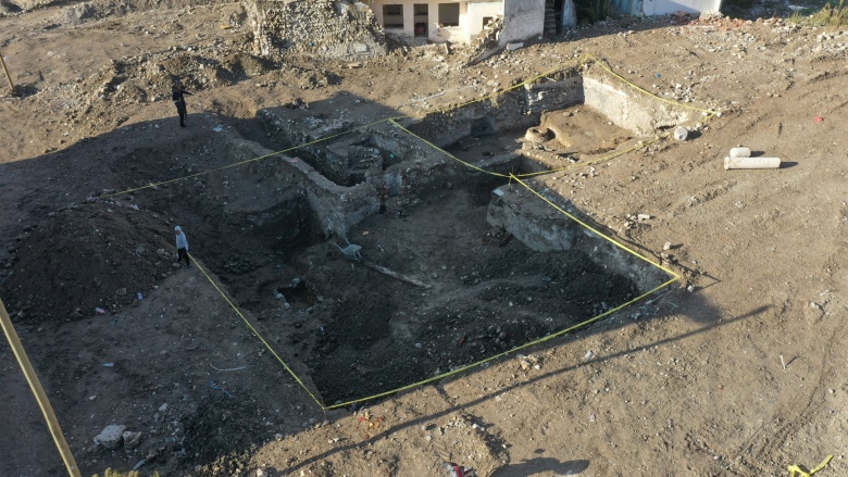 Hatay'da enkaz kaldırılırken 1500 yıllık tuhaf bir geç antik dönem yapısı ortaya çıktı