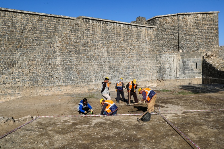 Diyarbakır'da Amida Höyük'te nadir rastlanan Çanakkale Savaşı rozeti bulundu