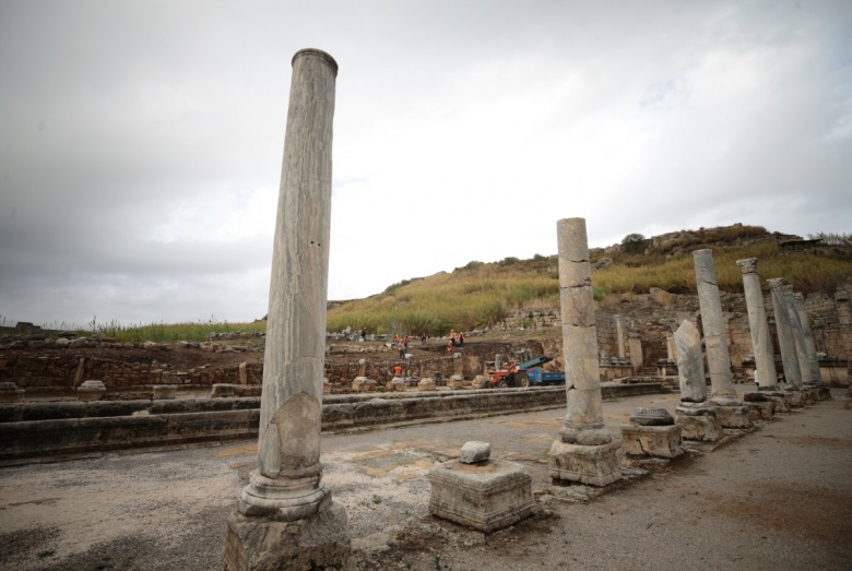 Hadrianus'un Perge'deki Antik Kestros çeşmesi 1800 yıl sonra yeniden su akıtıyor