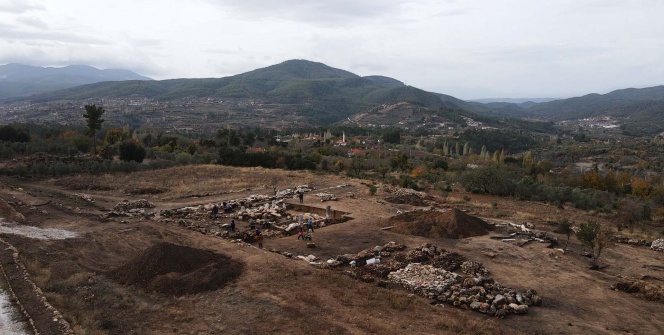 Muğlanın Kavaklıdere ilçesindeki Hyllarima Antik Kentinde arkeoloji kazıları sürüyor