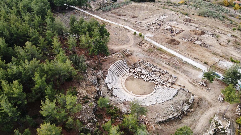 Muğla'nın Kavaklıdere ilçesindeki Hyllarima Antik Kenti'nde arkeoloji kazıları sürüyor