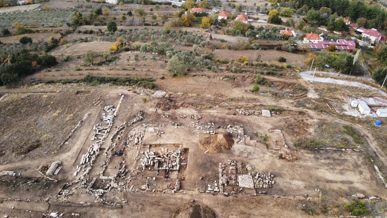 Muğla'nın Kavaklıdere ilçesindeki Hyllarima Antik Kenti'nde arkeoloji kazıları sürüyor