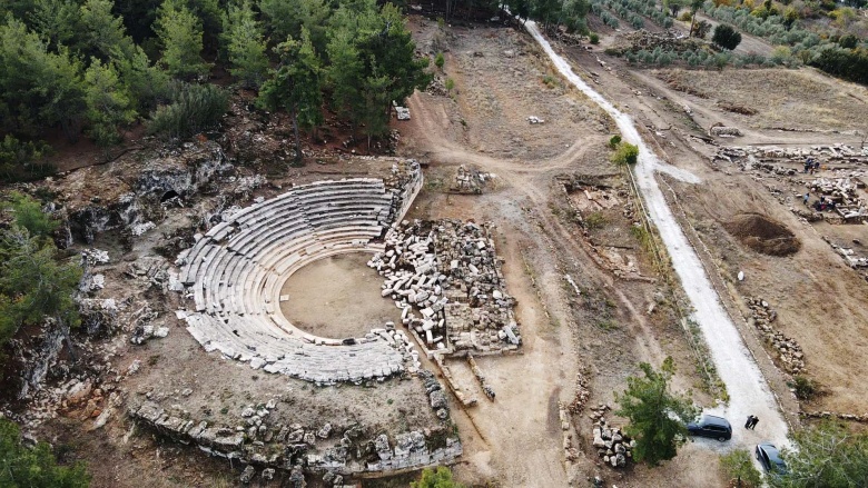 Muğla'nın Kavaklıdere ilçesindeki Hyllarima Antik Kenti'nde arkeoloji kazıları sürüyor