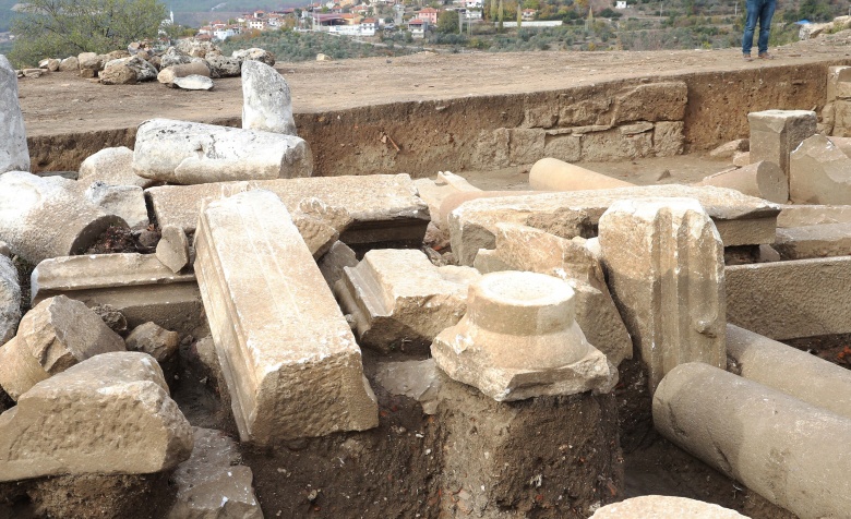 Muğla'nın Kavaklıdere ilçesindeki Hyllarima Antik Kenti'nde arkeoloji kazıları sürüyor