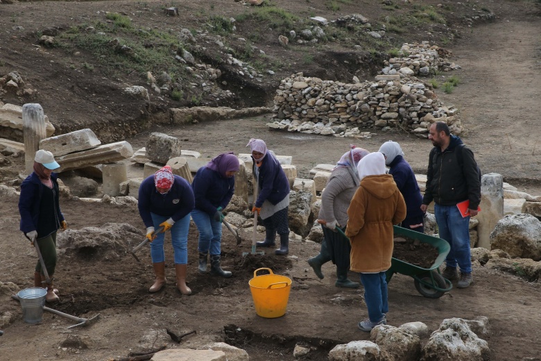 Muğla'nın Kavaklıdere ilçesindeki Hyllarima Antik Kenti'nde arkeoloji kazıları sürüyor