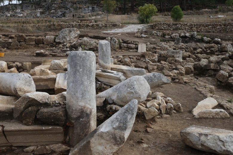 Muğla'nın Kavaklıdere ilçesindeki Hyllarima Antik Kenti'nde arkeoloji kazıları sürüyor