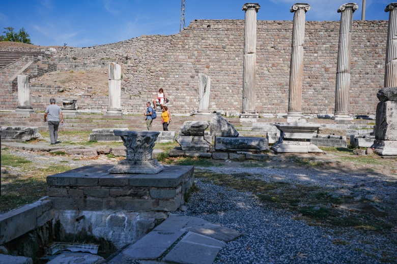 Bergama'daki Antik Asklepion günümüzde sağlık  misyonunu farklı şekilde sürdürüyor