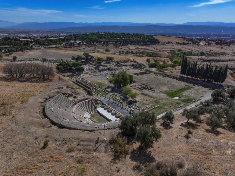 Bergama'daki Antik Asklepion günümüzde sağlık  misyonunu farklı şekilde sürdürüyor